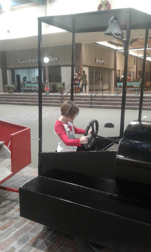 Shopping Mall «Penn Central Mall», reviews and photos, 200 High Ave W, Oskaloosa, IA 52577, USA