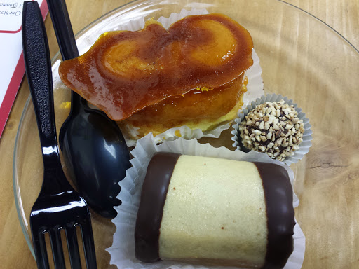 Pastry Shop «Au Peche Mignon», reviews and photos, 1415 Timberlane Rd, Tallahassee, FL 32312, USA