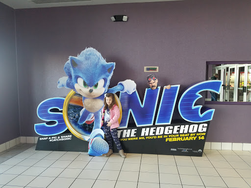 Movie Theater «Regal Cinemas Cobblestone Square 20», reviews and photos, 5500 Cobblestone Rd, Elyria, OH 44035, USA