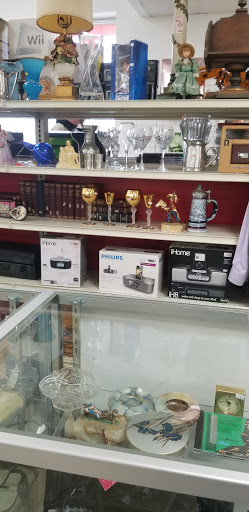 Thrift Store «The Salvation Army Family Store & Donation Center», reviews and photos, 1035 E Rand Rd, Arlington Heights, IL 60004, USA