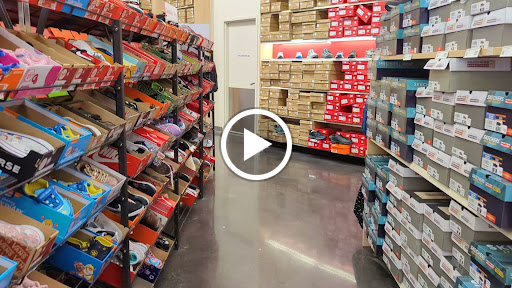 Shoe Store «Famous Footwear», reviews and photos, 123 Gravois Bluffs Plaza Dr, Fenton, MO 63026, USA