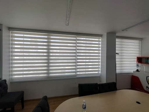 Persianas Cortinas Alfombras Piso Laminado Shutter Enrollables Tijuana