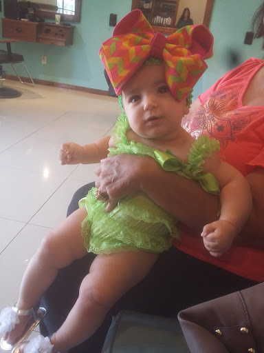 Nail Salon «Friends & Family Salon», reviews and photos, 1340 W Goodwin St, Pleasanton, TX 78064, USA