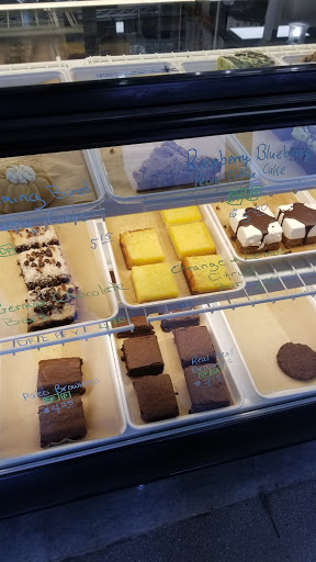 Natural Foods Store «Benefit Your Life Gluten Free Market and Bakery», reviews and photos, 620 N Campbell Station Rd #24, Knoxville, TN 37934, USA