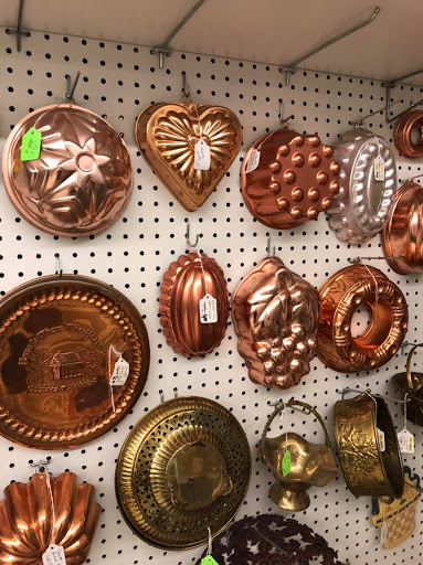 Shopping Mall «Coal County Vendor Mall», reviews and photos, 900 N Main St, Greenville, KY 42345, USA