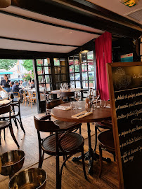 Atmosphère du Restaurant français Le Bouchon Provençal à Marseille - n°11