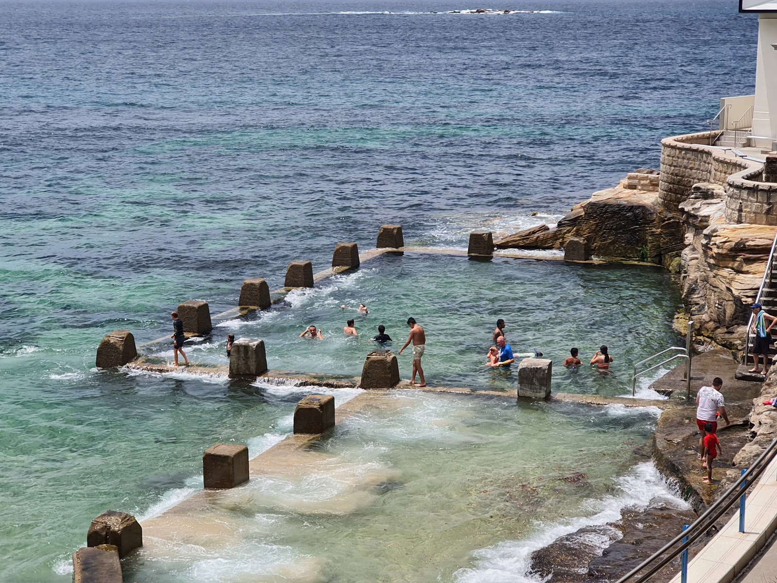Photo of Coogee Beach with very clean level of cleanliness