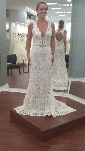 Bridal Shop «Bella Bianca Bridal», reviews and photos, 17W527 E Roosevelt Rd, Oakbrook Terrace, IL 60181, USA