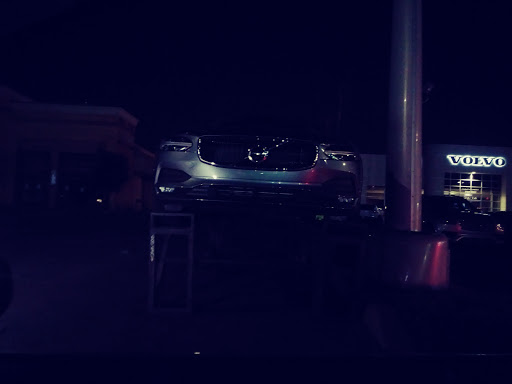 Volvo Dealer «Volvo Cars Fresno», reviews and photos, 5212 N Blackstone Ave, Fresno, CA 93710, USA