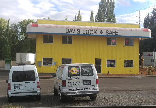 Locksmith «Davis Lock & Safe», reviews and photos, 3880 SW 170th Ave, Beaverton, OR 97007, USA