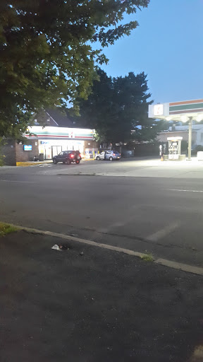 Convenience Store «7-Eleven», reviews and photos, 101 E Broad St, Bethlehem, PA 18018, USA