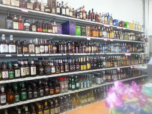 Liquor Store «North Plains Market & Liquor», reviews and photos, 31580 NW Commercial St, North Plains, OR 97133, USA