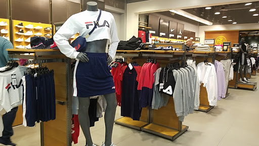 Shoe Store «Finish Line», reviews and photos, 4200 Conroy Rd #120, Orlando, FL 32839, USA