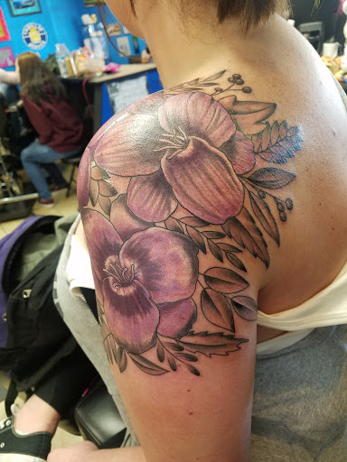 Tattoo Shop «Konkrete Jungle Kustom Tattoo», reviews and photos, 6590 Old Waterloo Rd, Elkridge, MD 21075, USA