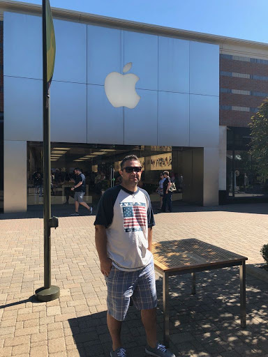 Computer Store «Apple Partridge Creek», reviews and photos, 17360 Hall Rd, Charter Twp of Clinton, MI 48038, USA