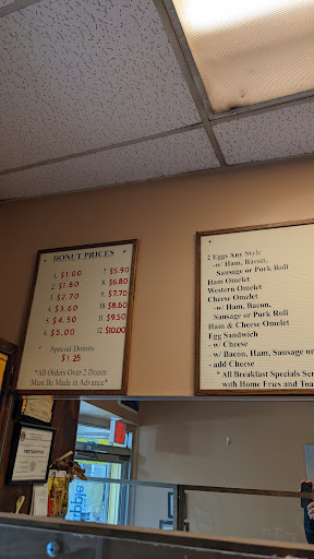 Donut Shop «Plainfield Donut Shop», reviews and photos, 131 Watchung Ave, Plainfield, NJ 07060, USA
