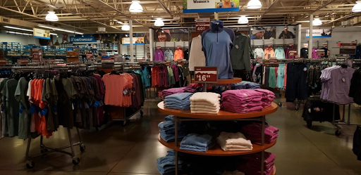 Sportswear Store «Columbia Sportswear Outlet Store», reviews and photos, 3170 Livermore Outlets Dr #420, Livermore, CA 94551, USA