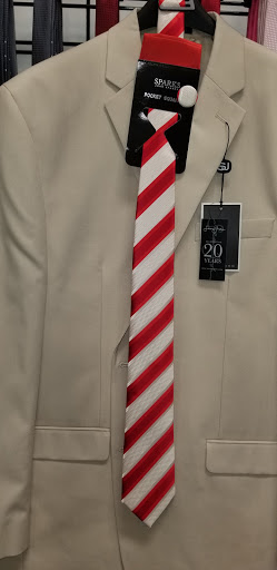 Clothing Store «K&G Fashion Superstore», reviews and photos, 895 E Kemper Rd, Springdale, OH 45246, USA