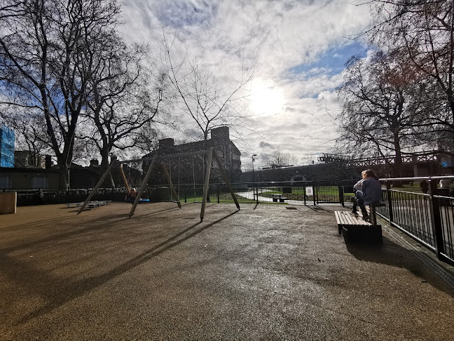 St. John's Churchyard - London