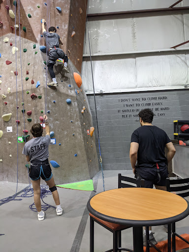 Rock Climbing Gym «Vertical Rock Indoor Climbing Center», reviews and photos, 10225 Nokesville Rd, Manassas, VA 20110, USA