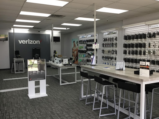 Cell Phone Store «GoWireless Verizon Authorized Retailer», reviews and photos, 301 Center St #12, Chardon, OH 44024, USA
