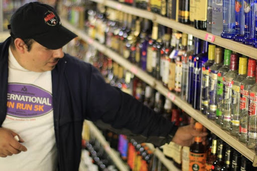 Liquor Store «El Valle Food & Liquors», reviews and photos, 2024 S Leavitt St, Chicago, IL 60608, USA