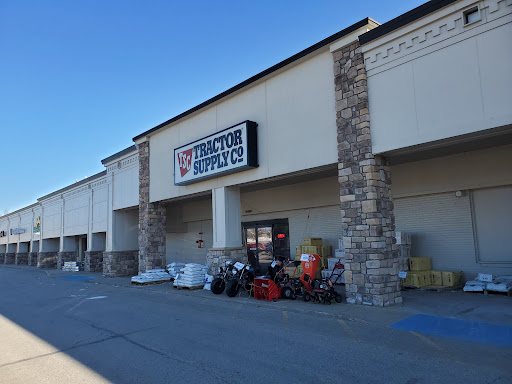 Home Improvement Store «Tractor Supply Co.», reviews and photos, 55 Crystal Ave #17a, Derry, NH 03038, USA