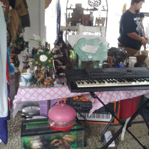 Flea Market «Olde Tyme Flea Market», reviews and photos, 5400 State Rd 46, Nashville, IN 47448, USA