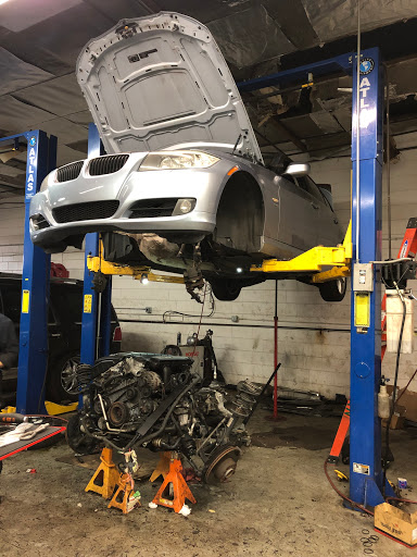 Auto Repair Shop «Horse Stable Automotive, Inc.», reviews and photos, 101 Kelly St, Elk Grove Village, IL 60007, USA