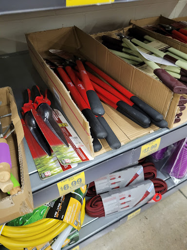 Grocery Store «Grocery Outlet Bargain Market», reviews and photos, 1950 14th Ave SE, Albany, OR 97322, USA