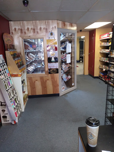 Tobacco Shop «Smoker Friendly Tobacco & Vape #28», reviews and photos, 7640 S Meridian St, Indianapolis, IN 46217, USA