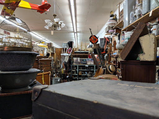 Antique Store «M & M Antiques & Collectibles», reviews and photos, 123 N Lewis St, Monroe, WA 98272, USA