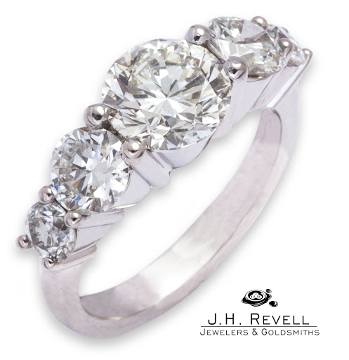 Jewelry Store «Revell Jewelers», reviews and photos, 904 Middle Rd, Bettendorf, IA 52722, USA