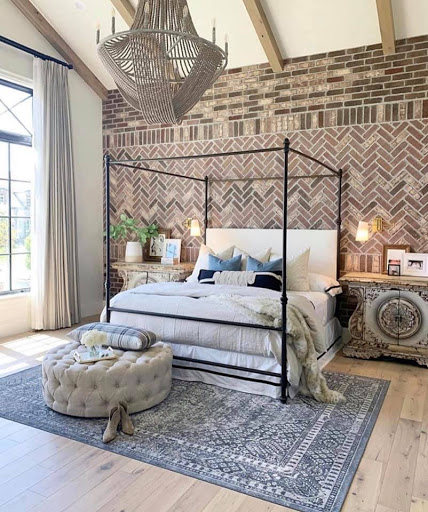 Neveen Farah - LA Real Estate Broker image