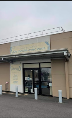 Salon De Coiffure De Mèche Avec Vous à Amou