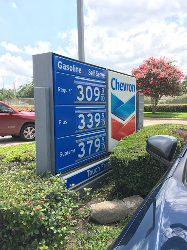 Gas Station «Chevron», reviews and photos, 12860 Memorial Dr, Houston, TX 77024, USA