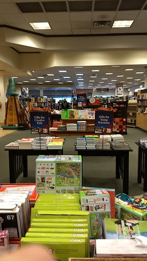 Book Store «Barnes & Noble», reviews and photos, 4010 S Tamiami Trail, Sarasota, FL 34231, USA