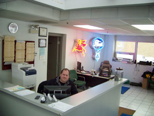 Auto Body Shop «J.R. Auto Collision Repair», reviews and photos, 543 N Arthur Ave, Arlington Heights, IL 60005, USA