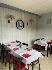Atmosphère du Restaurant français La Michonniere à Montval-sur-Loir - n°2