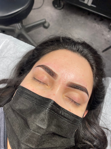 Lala’s Brows