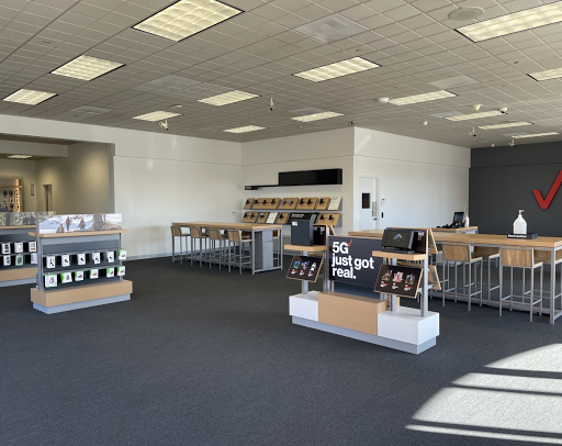 Cell Phone Store «Verizon», reviews and photos, 3770 W McFadden Ave h, Santa Ana, CA 92704, USA