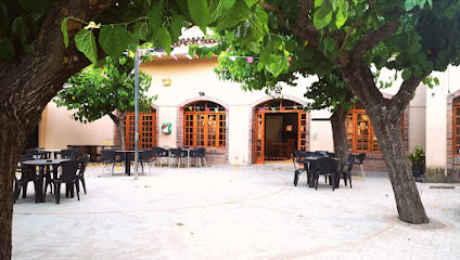 Restaurant La PARADA - Plaça de Gil Cristià, s/n, 43439 Vallclara, Tarragona, Spain