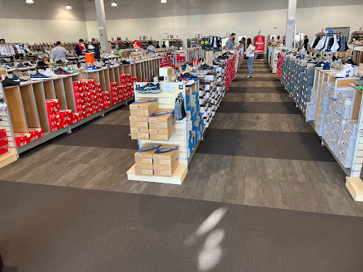 Shoe Store «DSW Designer Shoe Warehouse», reviews and photos, 4021 Conroy Rd, Orlando, FL 32839, USA