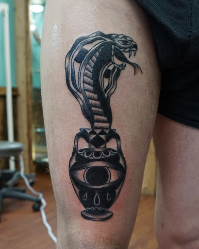 Tattoo Shop «Voodoo Tattoo & Piercing», reviews and photos, 5508 NE Fourth Plain Blvd d, Vancouver, WA 98661, USA