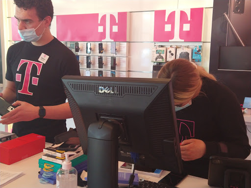 Cell Phone Store «T-Mobile», reviews and photos, 106 W 11400 S, Sandy, UT 84070, USA