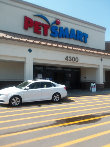 Pet Supply Store «PetSmart», reviews and photos, 4300 E Alameda Ave, Glendale, CO 80246, USA