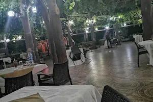 Homs Paradise Restaurants image