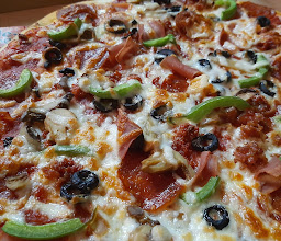 mifadami La Roma Pizza Hamburguesas photo