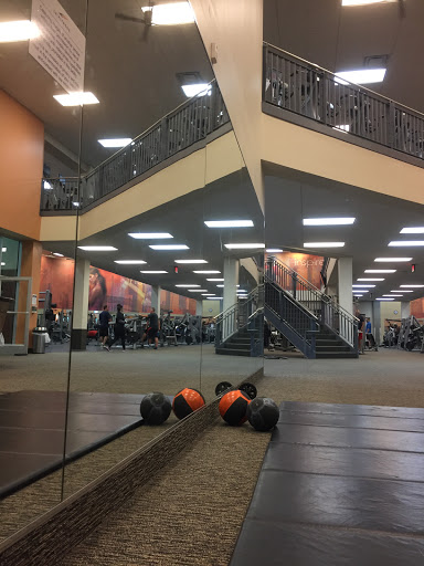 Gym «LA Fitness», reviews and photos, 5 Gateway Blvd, Patchogue, NY 11772, USA