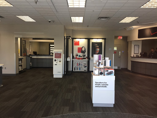 Cell Phone Store «Verizon», reviews and photos, 1970 Park Manor Blvd, Pittsburgh, PA 15205, USA